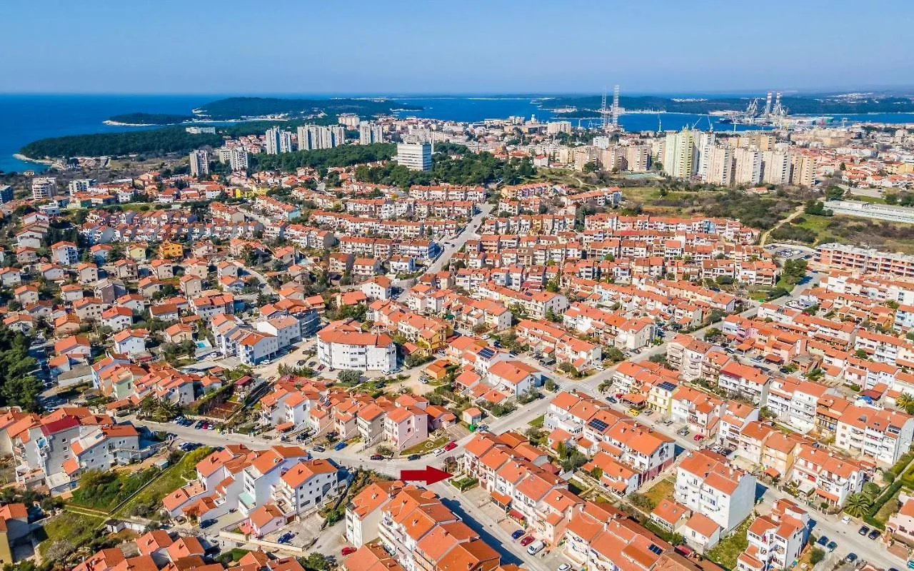 Apartment Green Pula 0*,  Croatia